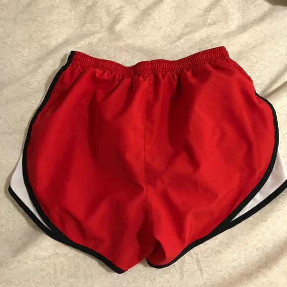 Women's Nike Dry Tempo Running Shorts - Picture 2 of 5